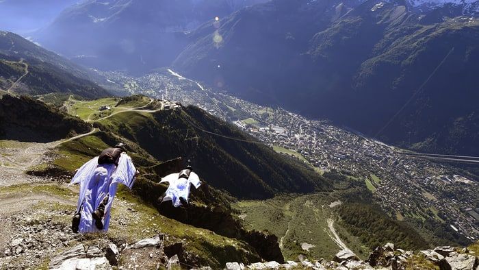 France&#039;s Wingsuit Graveyard Claims a Ninth Life